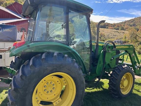 Image of John Deere 5085E equipment image 3