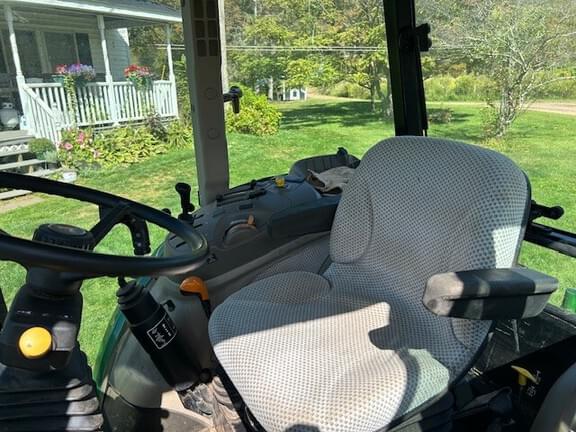 Image of John Deere 5085E equipment image 4