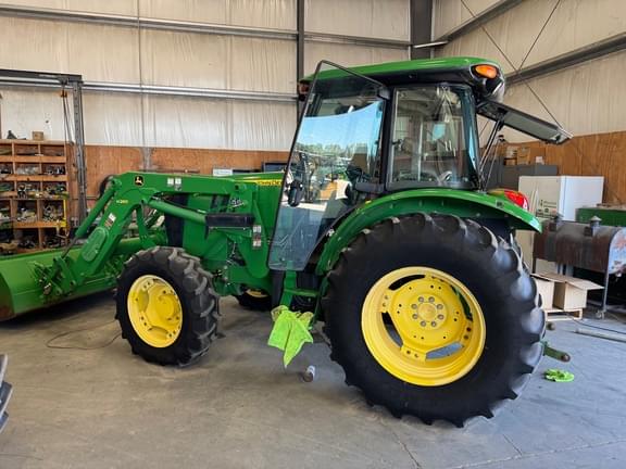 Image of John Deere 5085E equipment image 1