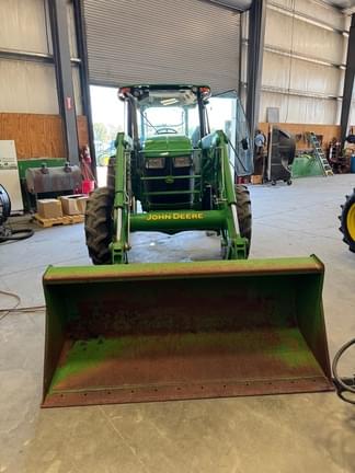 Image of John Deere 5085E equipment image 4