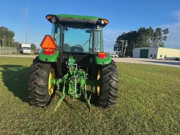 Image of John Deere 5085E equipment image 4