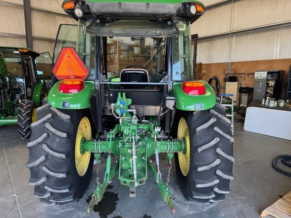 Image of John Deere 5085E equipment image 3