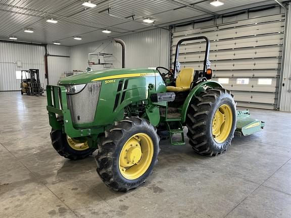 Image of John Deere 5085E Primary image