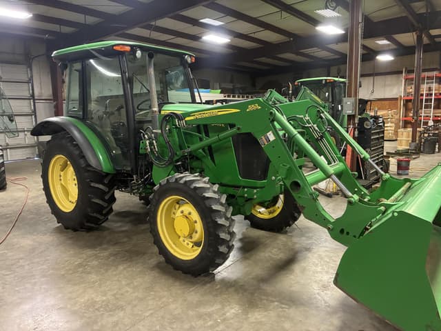 Image of John Deere 5085E equipment image 2