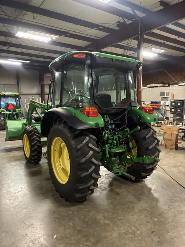 Image of John Deere 5085E equipment image 4