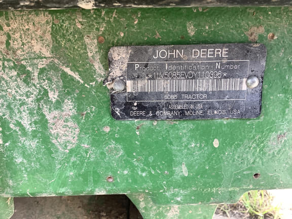 Image of John Deere 5085E equipment image 4