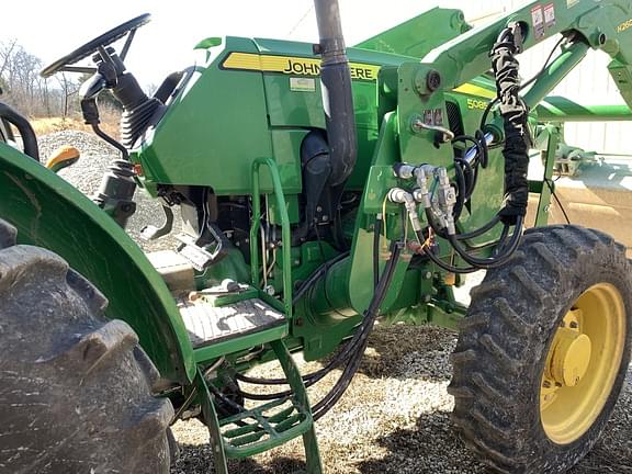 Image of John Deere 5085E equipment image 4