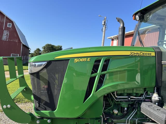 Image of John Deere 5085E equipment image 2