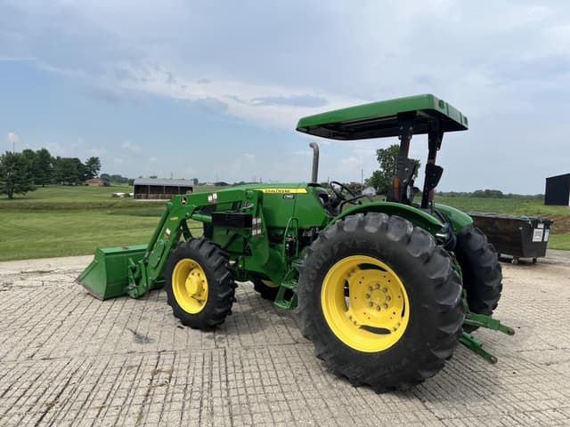 Image of John Deere 5085E equipment image 3