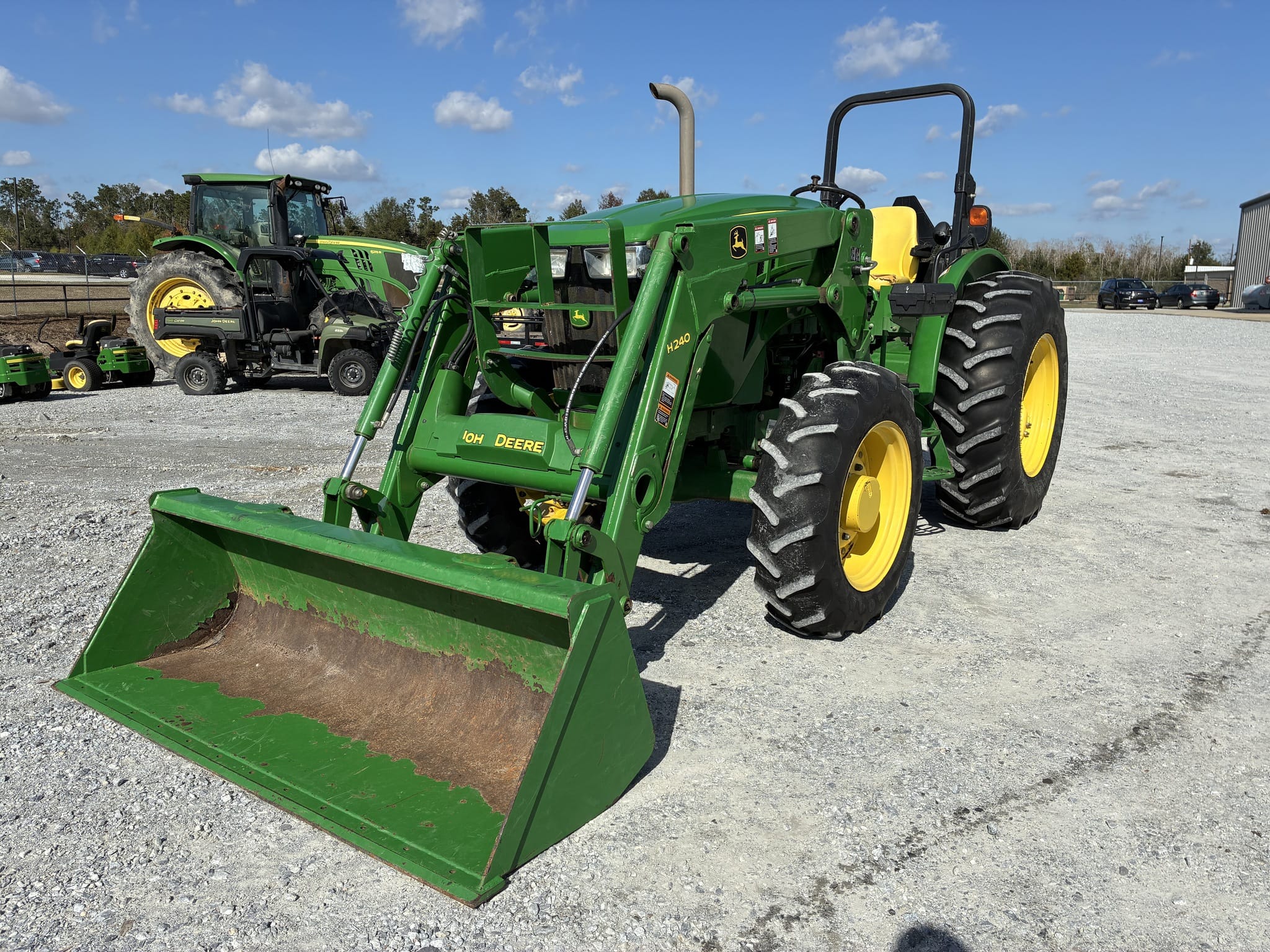 2013 John Deere 5085E Equipment Image0
