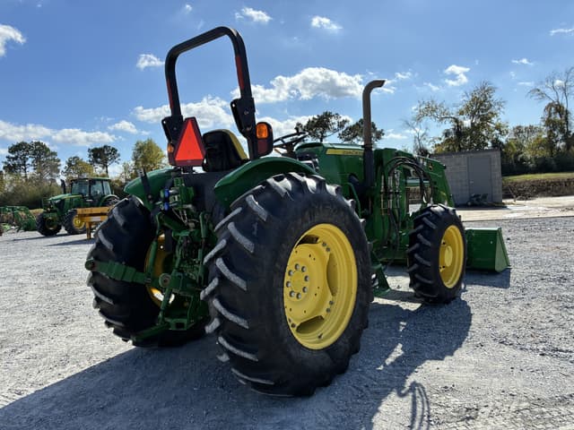 Image of John Deere 5085E equipment image 3