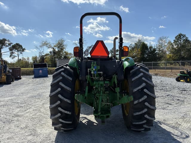 Image of John Deere 5085E equipment image 2