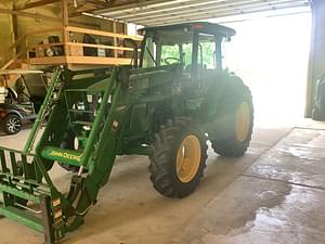 2013 John Deere 5085M Image