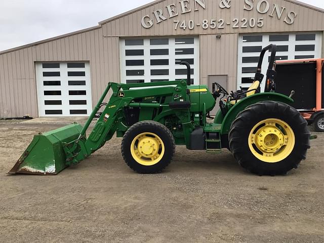 Image of John Deere 5085M equipment image 1