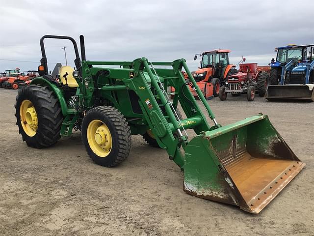 Image of John Deere 5085M equipment image 2