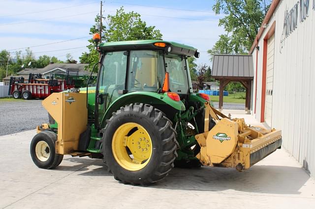 Image of John Deere 5085M equipment image 4