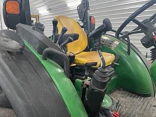 Main image John Deere 5085M 13