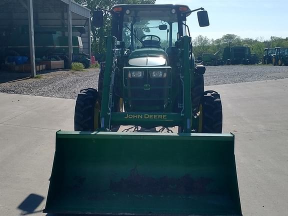 Image of John Deere 5085M equipment image 2