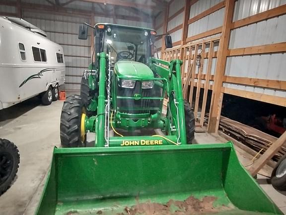 Image of John Deere 5085M equipment image 1