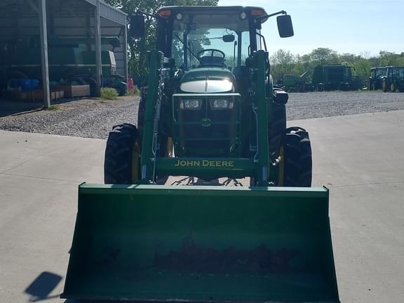 Image of John Deere 5085M equipment image 3