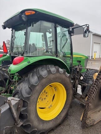 Image of John Deere 5093E equipment image 3