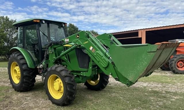 Image of John Deere 5100E equipment image 2