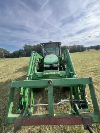 Image of John Deere 5100E equipment image 4