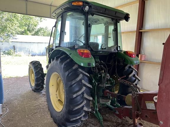 Image of John Deere 5100E equipment image 3