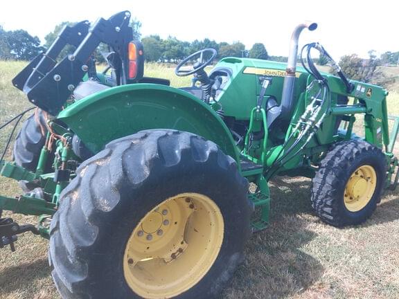 Image of John Deere 5100E equipment image 2