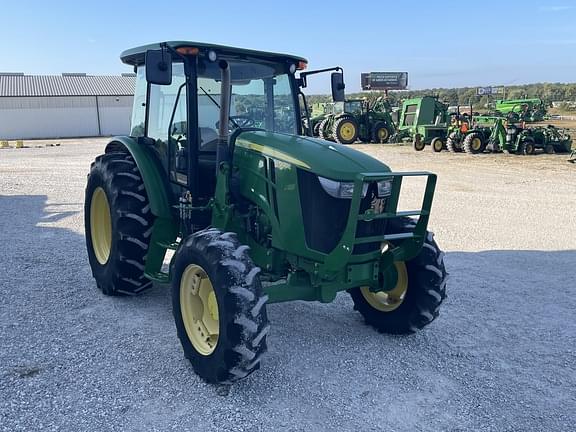 Image of John Deere 5100E equipment image 3