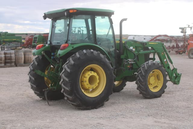 Image of John Deere 5100E equipment image 4