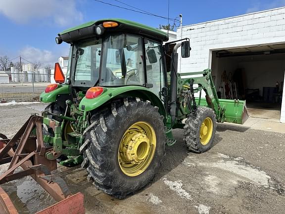 Image of John Deere 5100M equipment image 4