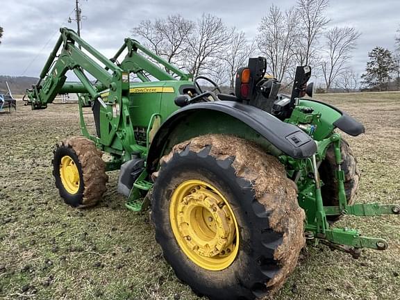Image of John Deere 5100M equipment image 4