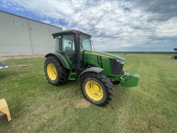 2013 John Deere 5100M Equipment Image0