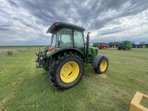 Image of John Deere 5100M equipment image 3