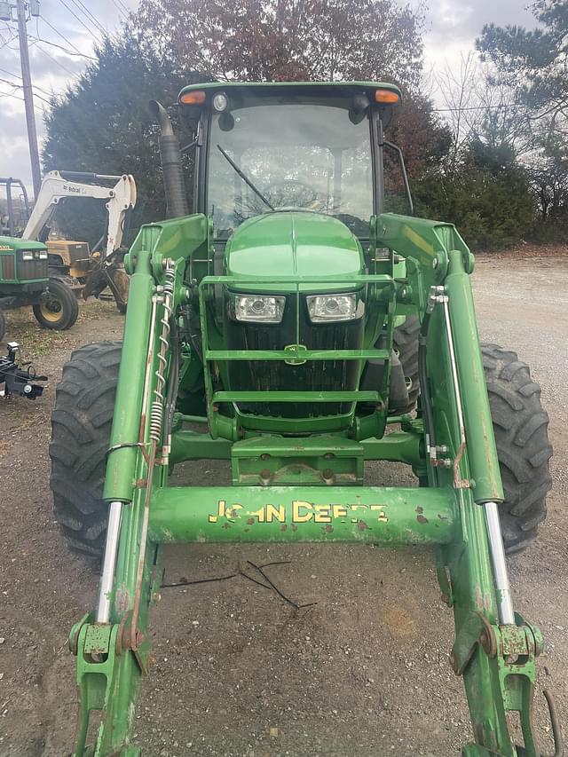 Image of John Deere 5100M equipment image 4