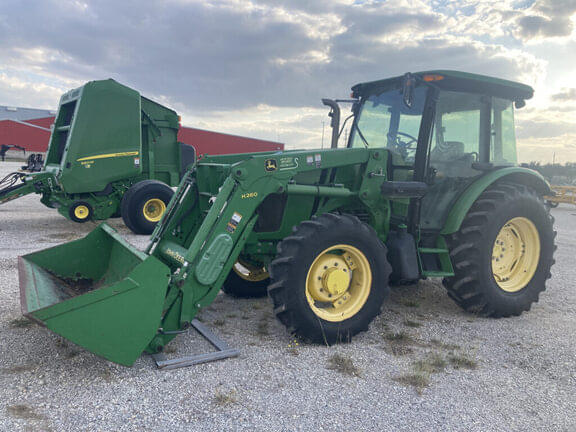 Image of John Deere 5100M equipment image 4