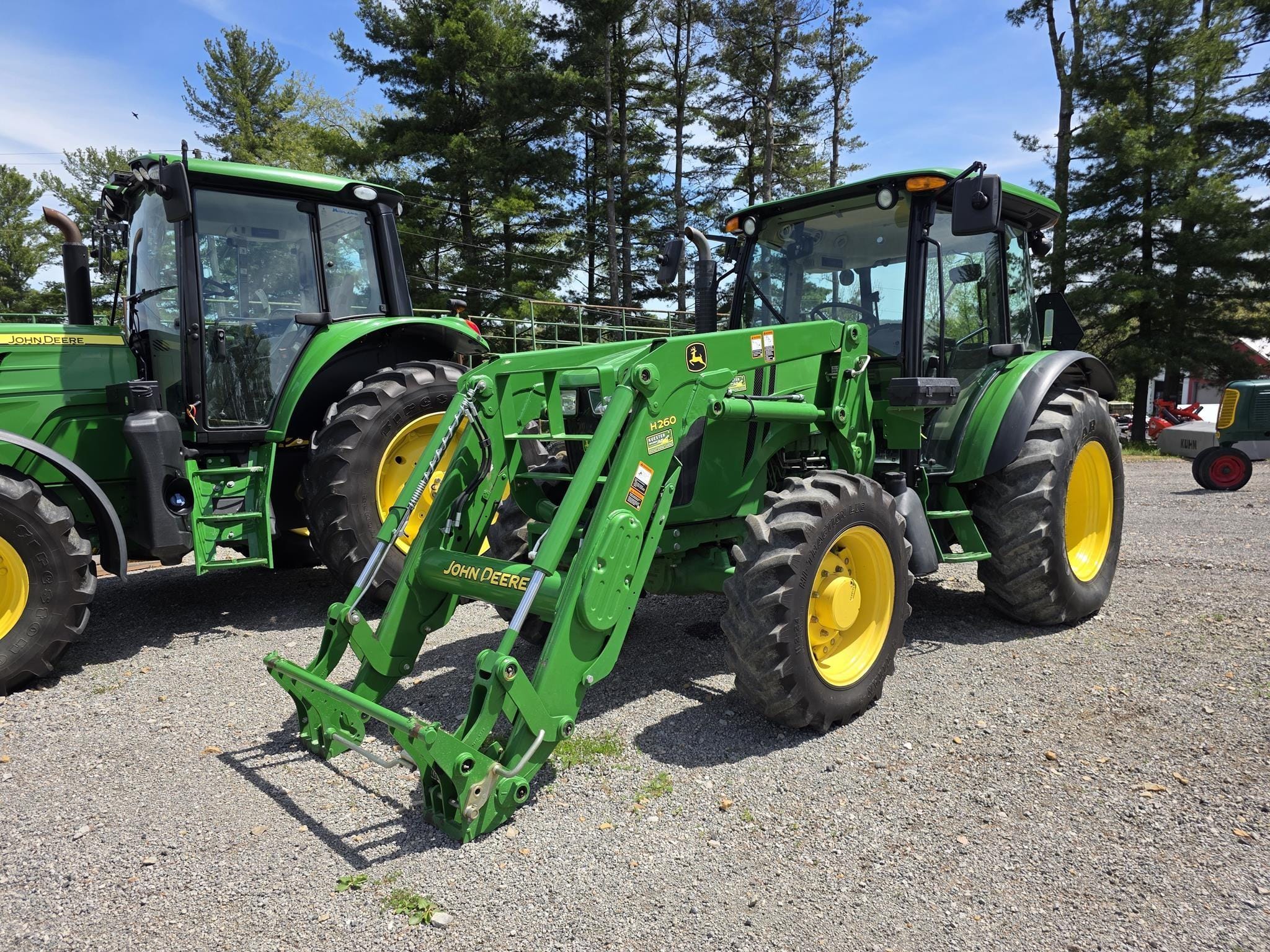 2013 John Deere 5100M Equipment Image0