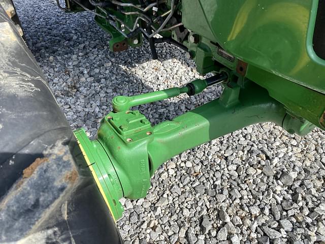 Image of John Deere 5100M equipment image 4