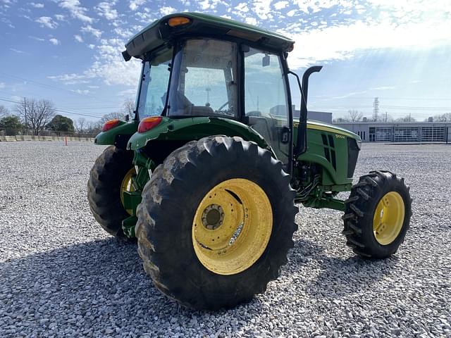 Image of John Deere 5100M equipment image 2