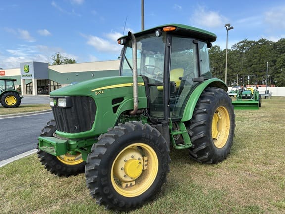 2013 John Deere 5101E Equipment Image0