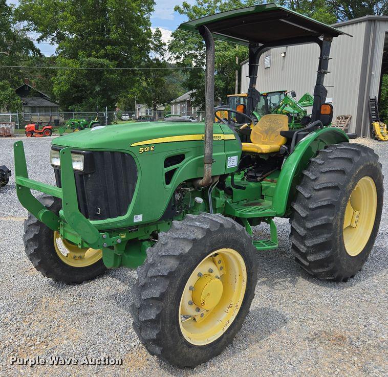 Image of John Deere 5101E Primary image