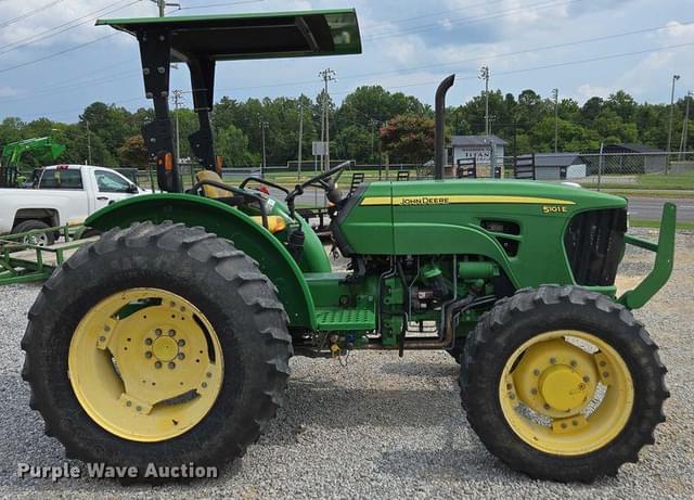 Image of John Deere 5101E equipment image 3