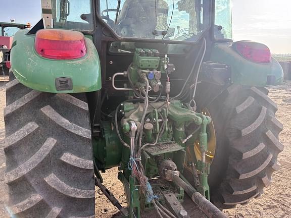 Image of John Deere 5115M equipment image 3