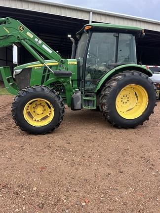 Image of John Deere 5115M Image 0