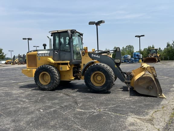 Image of John Deere 544K equipment image 4