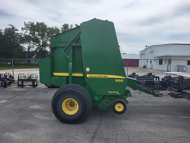 Image of John Deere 568 equipment image 3