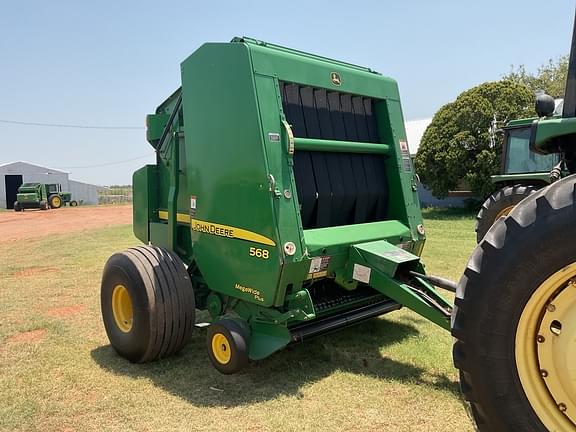 Image of John Deere 568 equipment image 1