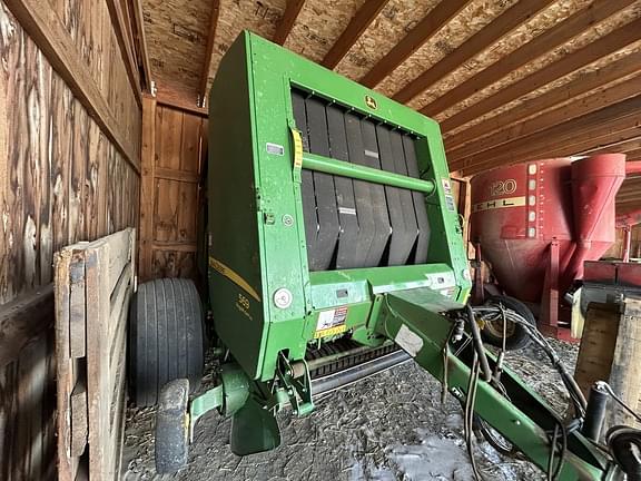 Image of John Deere 569 MegaWide Plus equipment image 2