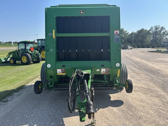 Image of John Deere 569 MegaWide Plus equipment image 1